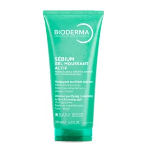 Bioderma Sébium Gel Moussant Actif is an intensive cleansing gel developed for combination to oily skin with acne tendency. Designed to provide a deep cleansing action while respecting the skin’s balance, this purifying cleanser targets clogged pores, excess sebum, blackheads, and blemishes from the first steps of the skincare routine. Its innovative formula combines keratolytic active ingredients, such as salicylic acid and glycolic acid, to help unclog pores, refine skin texture, and visibly reduce imperfections. At the same time, it maintains good skin tolerance thanks to Bioderma’s ecobiological approach. For oily and blemish-prone skin, cleansing is more than hygiene—it is a fundamental step in restoring skin clarity and preventing the recurrence of imperfections. Sébium Gel Moussant Actif delivers this balance between efficacy and tolerance, making it ideal for daily use.