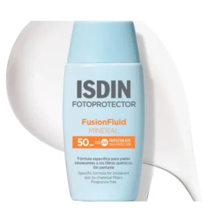 Protect sensitive skin with ISDIN Fotoprotector Mineral Fusion Fluid SPF 50, a high-protection facial sunscreen formulated with 100% mineral UV filters. Its lightweight, fluid texture blends into the skin, helping protect delicate areas from sun exposure while providing hydration.