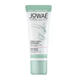 Jowaé moisturizing light cream is a moisturizing cream for normal to combination skin, based of antioxidant Lumiphenols and Sakura blossom water. This cream remoisturizes, replumps and quenches instantaneously the skin. Rebalanced, the skin finds all its comfort and suppleness, the complexion is fresher and radiant.