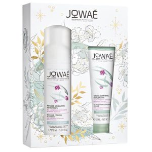 Jowaé mixology cleansing ritual gift set features 1 Jowaé micellar foaming cleanser 150ml and 1 Jowaé oxygenating exfoliating cream 75ml.