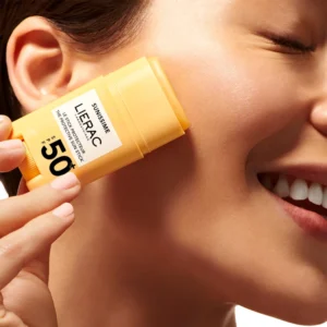 Lierac Sunissime The Protective Sun Stick SPF50+ Sensitive Areas 10g - How to use?